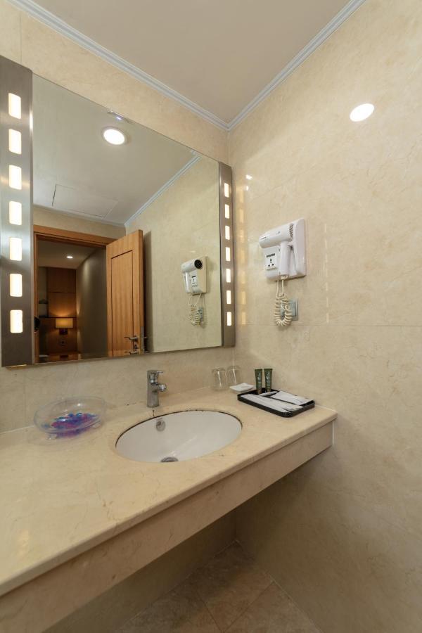 Halo Hanoi Hotel Екстериор снимка